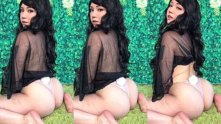 sexy asian babe Womanwearingred twerking her big bunny booty