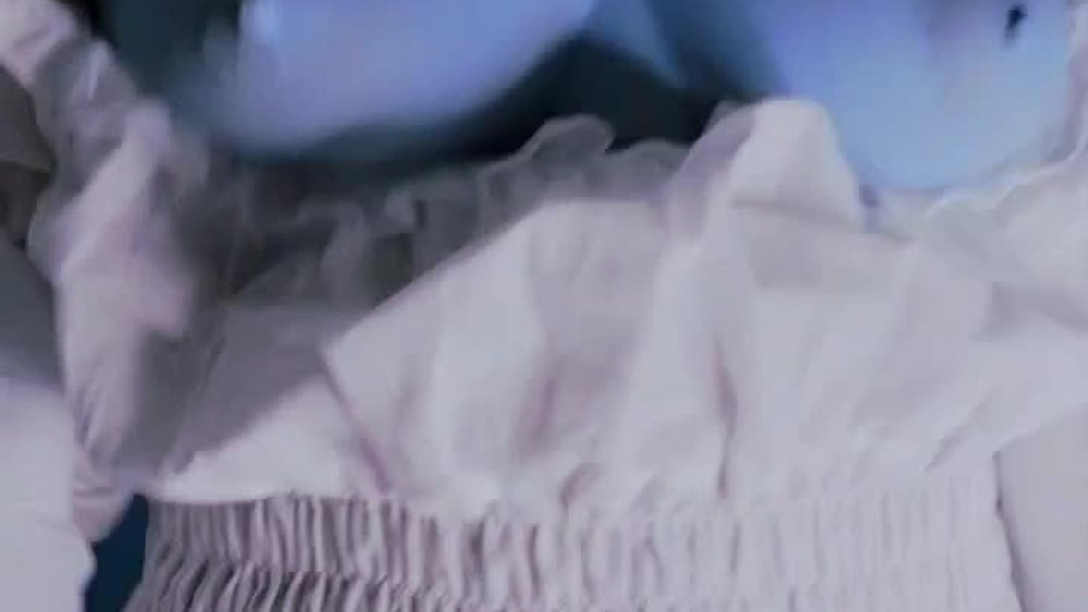 Skye Summers ghostly boob drop tease